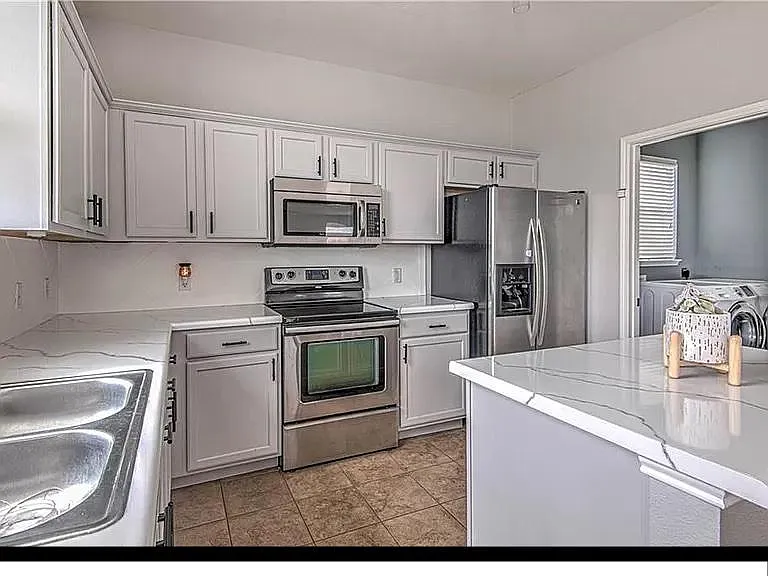 708 Constellation Dr — Photo 7
