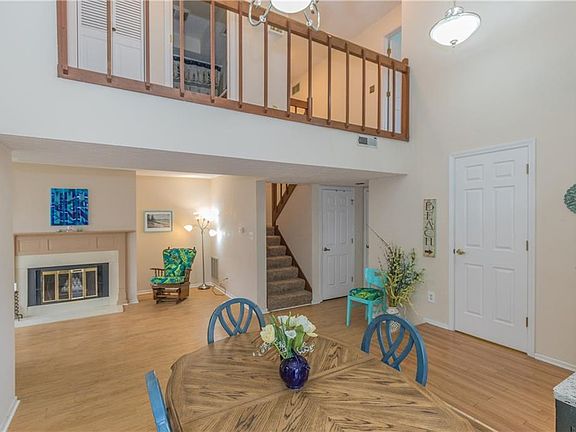 4th image of 8009 Valley Farms Ln