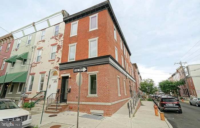 1st image of 801 N 17th St APT 2