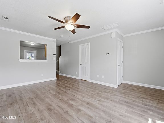 4th image of 609 Streamwood Drive