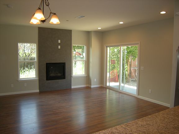 3rd image of 10386 El Camino Real