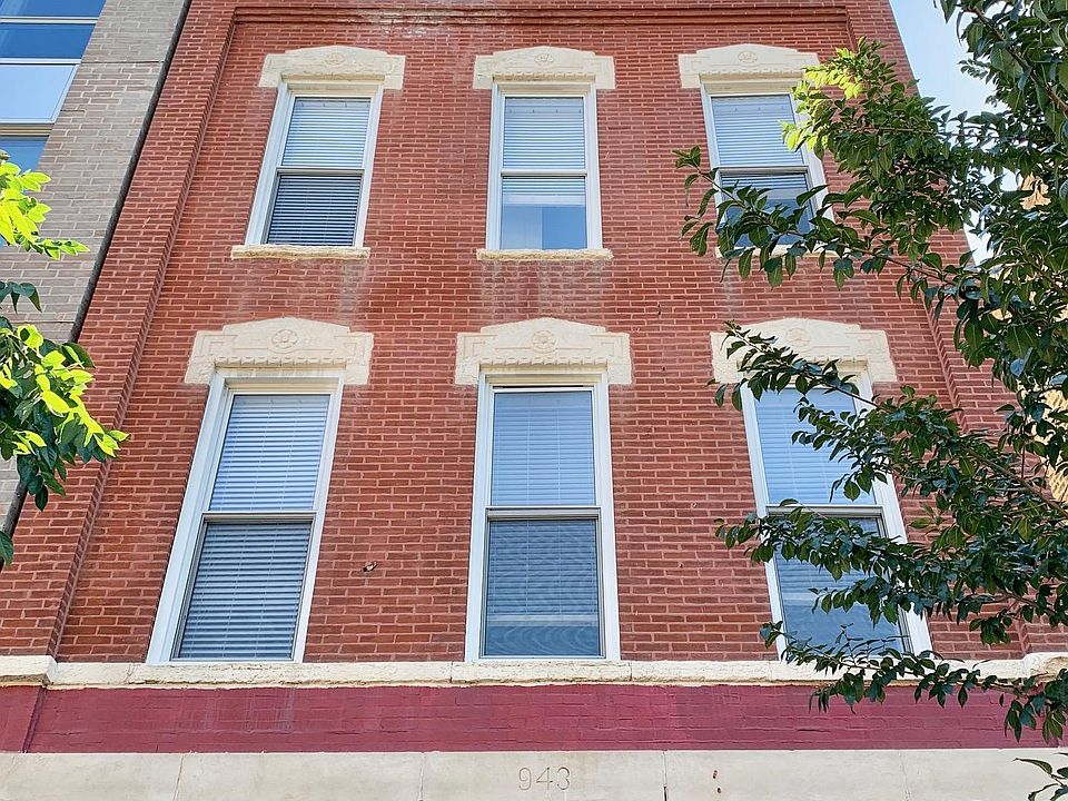 1st image of 943 N Ashland Ave #1