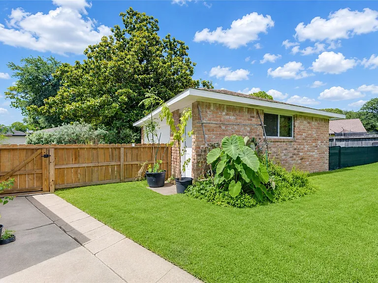 16019 Fathom Ln — Photo 41