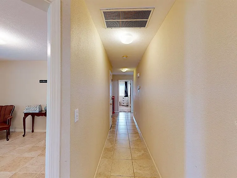946 Sandy Way — Photo 10