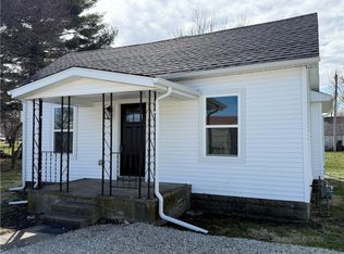 206 E Market St, Sidell, IL 61876