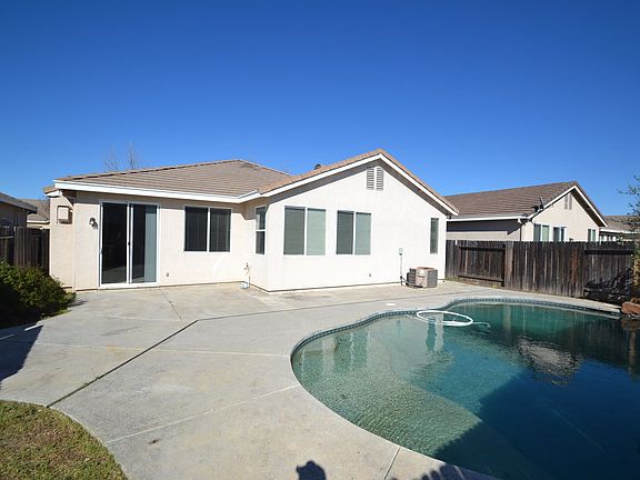 2nd image of 1560 Sandmark Dr