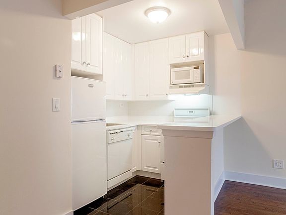3rd image of 304 E 20th St APT 5G