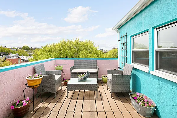 Sold by Compass | media 6