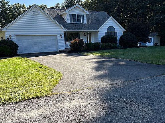 2nd image of 8 Palma Ln