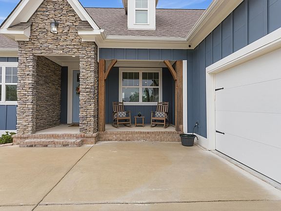 4th image of 1061 Camellia Ridge Dr