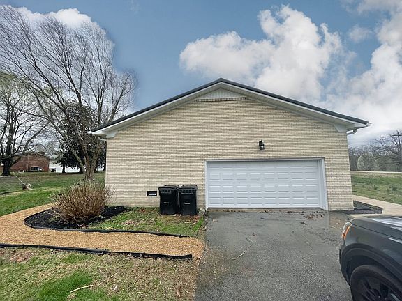 3rd image of 803 Long St