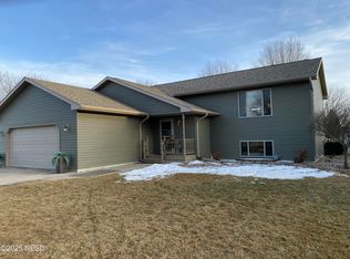 1108 Lincoln Ave NE, Watertown, SD 57201