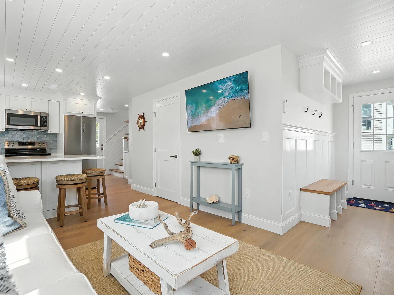 3 bed, 980 sqft, $3,700 — Photo 4