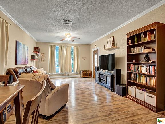 4th image of 906 Hueco Dr
