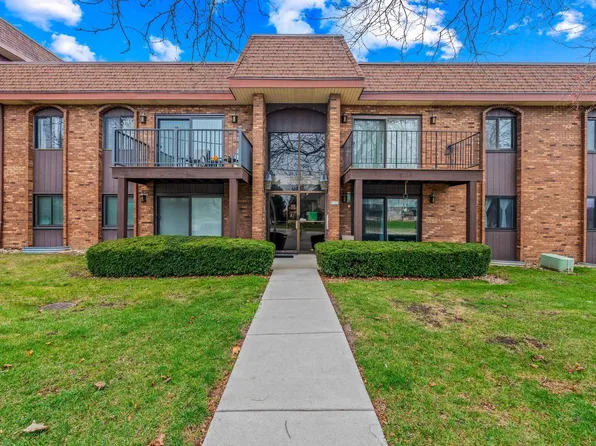 9310 West Forest Home AVENUE UNIT 6, Greenfield, WI 53228