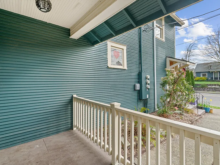 7015 N Greeley Ave #B — Photo 56