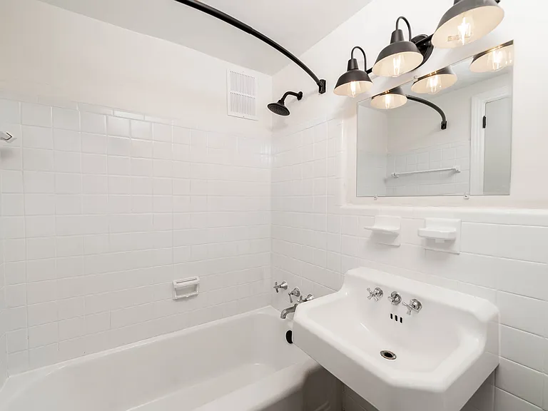 9610 Sherwood Pl — Photo 13
