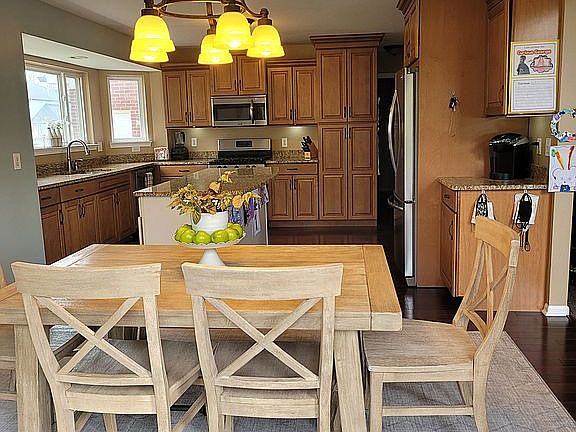 Breakfast Nook / Kitchen