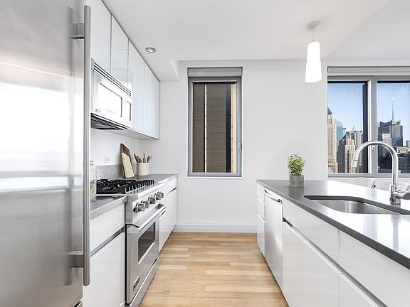 5th image of 554 54th St Unit 23X