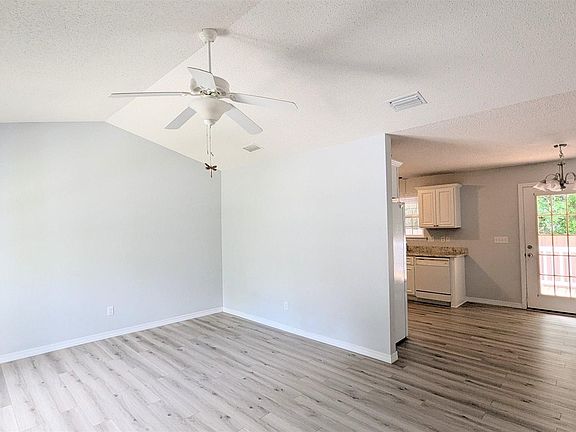 3rd image of 2758 Manuel Cir