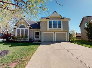 22009 W 51st Ter, Shawnee, KS 66226