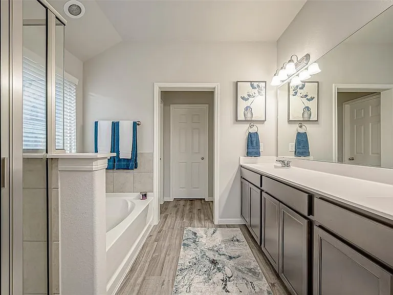 24411 Skytrail Dr — Photo 32