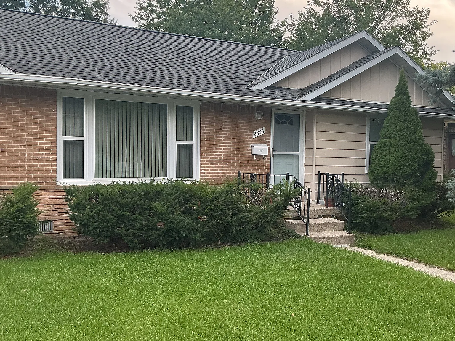 3 bed, 1290 sqft, $2,950 — Photo 1