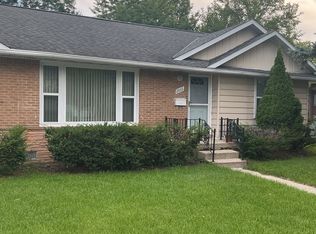 2866 Yorkshire Rd, Birmingham, MI 48009