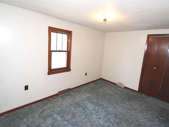 3rd image of 6461 Ashton Ave NE