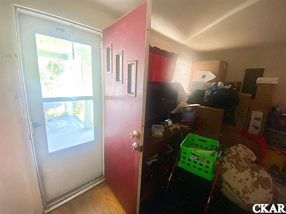 4th image of 414 Earl St