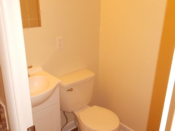 5th image of 348 Jefferson Ave APT 14
