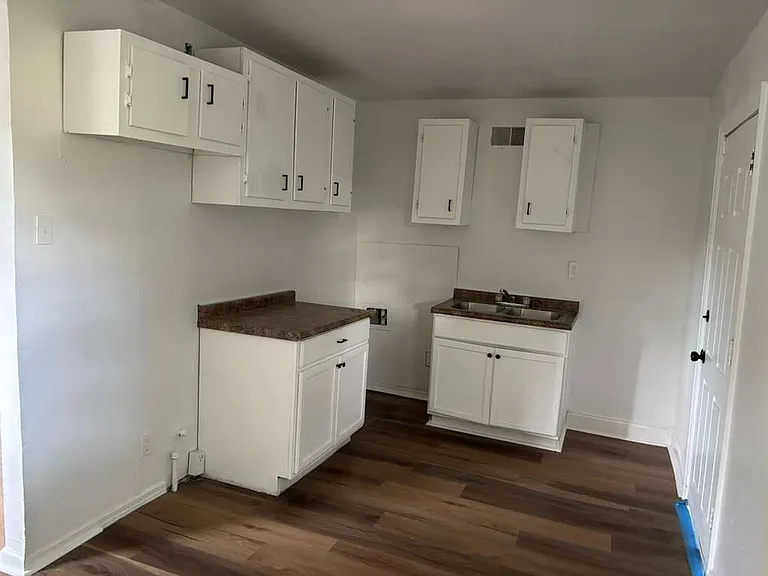 2919 Beatty St — Photo 13