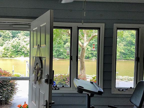 Office/Sunroom-Lake Views!