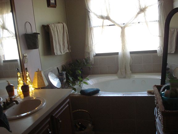 3rd image of 801 N. Avenue N
