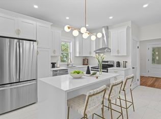 221 Pelham St, Methuen, MA 01844