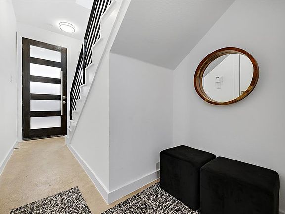 4th image of 4818 Manett St #103