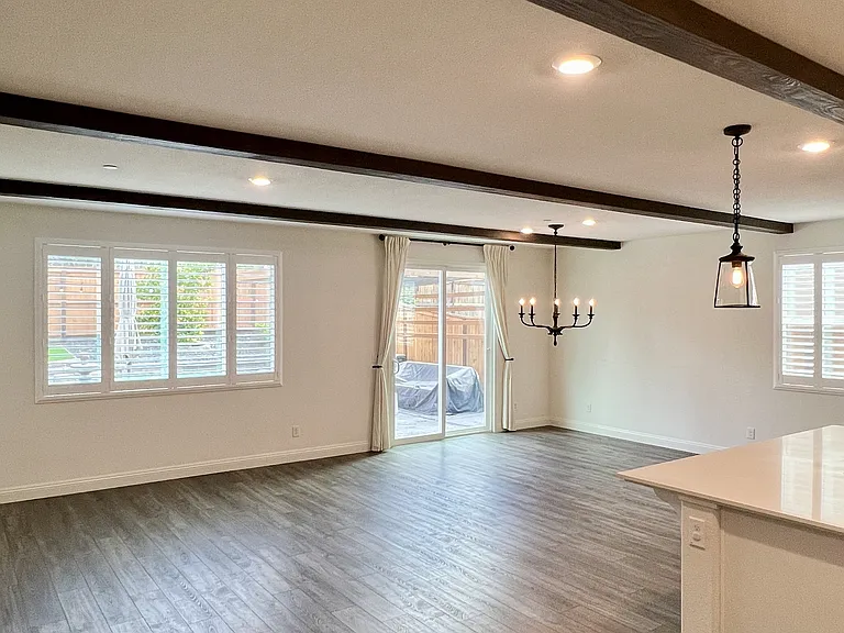 4216 Whitethorn Dr — Photo 30