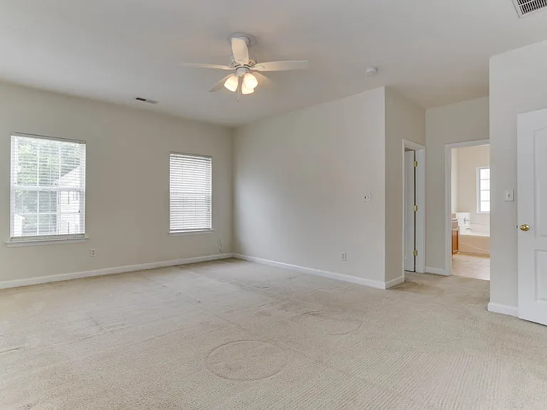 528 Normandy St — Photo 25