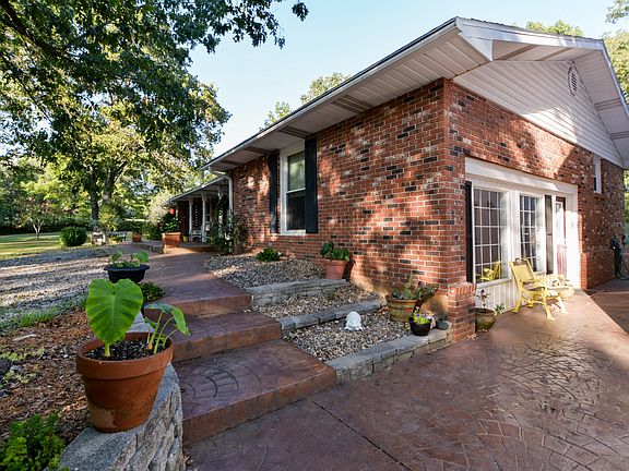 4th image of 178 Garner Dr