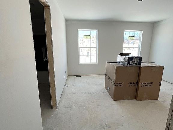 5th image of 1016 Bay Hill Blvd