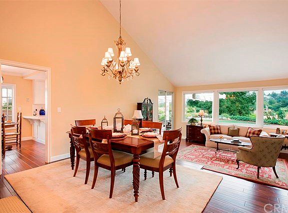 3rd image of 420 S Torrey Pines Cir