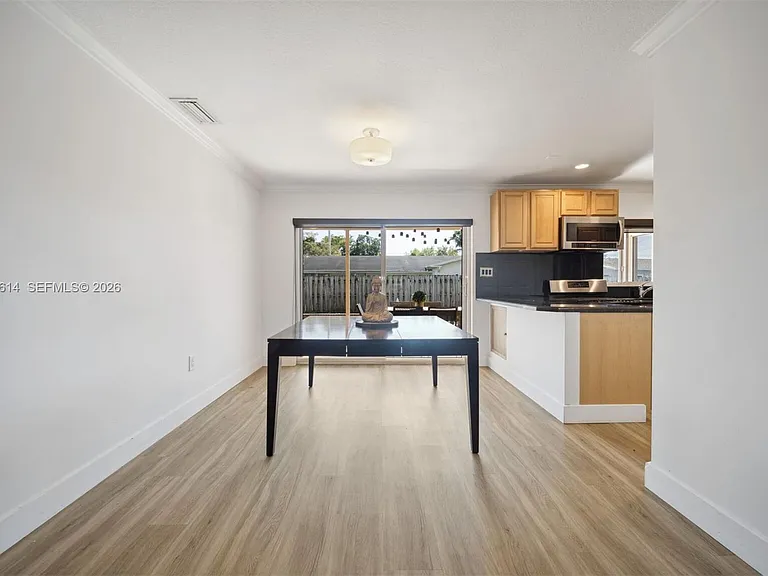 9650 NW 24th St — Photo 6