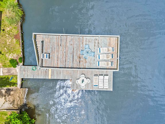 5th image of 111 Little River Dr