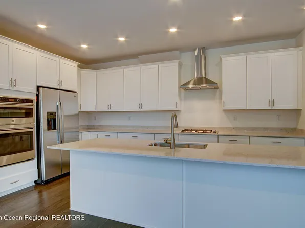 101 Pilot St, Marlboro, NJ 07746