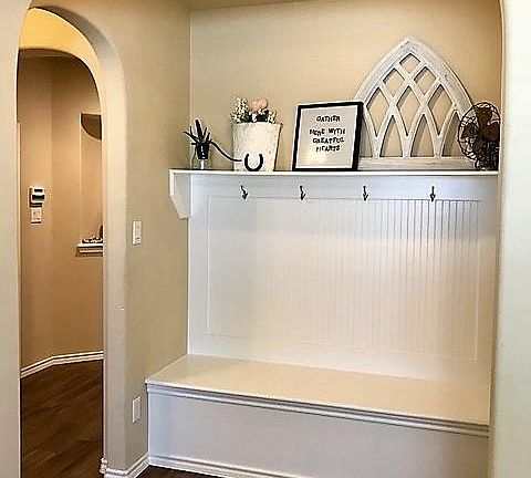 4th image of 208 Bluebird Way