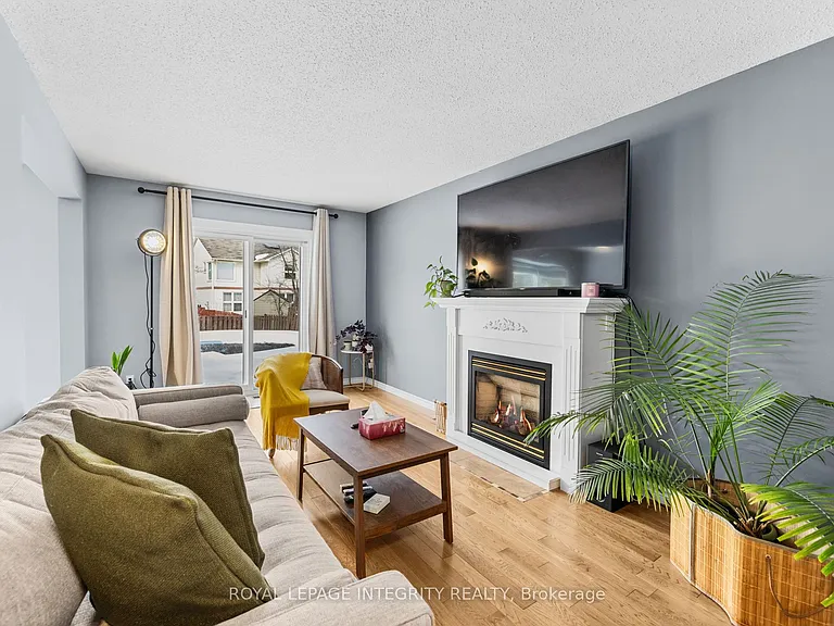 1090 Chablis Park — Photo 5