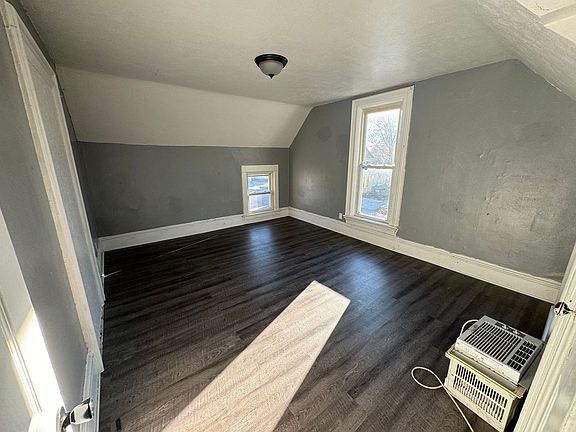 4th image of 431 W Marion St