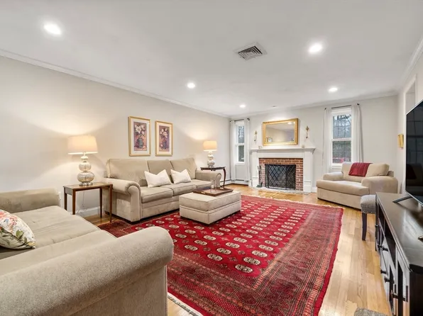 521 West St APT 16, Duxbury, MA 02332