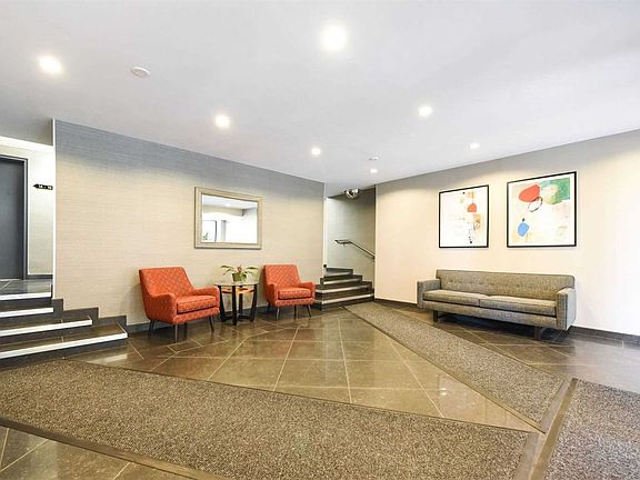 2nd image of 6 Birchwood Ct APT 5D