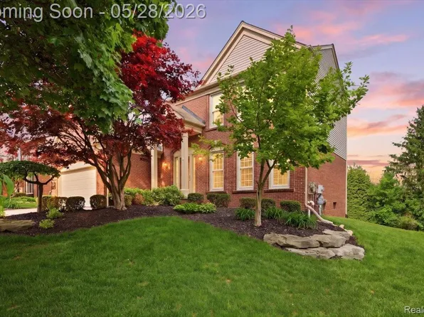 3703 Hidden Forest Dr, Orion, MI 48359